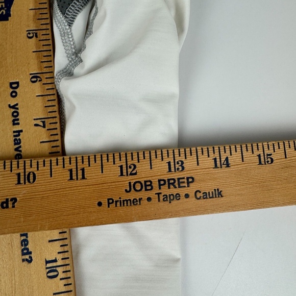 Intelliskin Women’s Foundation V-Tee Short Sleeve Posture/Compression Top -White - Picture 5 of 7